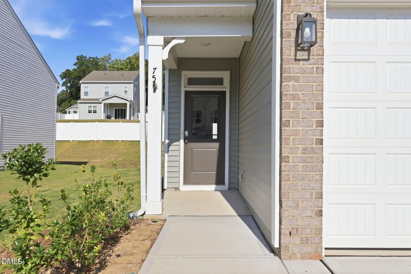 75 Furley St, Sanford, NC 27330