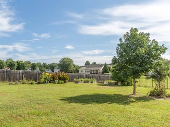 75 Glen Oaks Dr, Youngsville, NC 27596