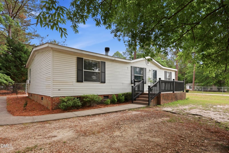 75 Kellam Dr, Lillington, NC 27546