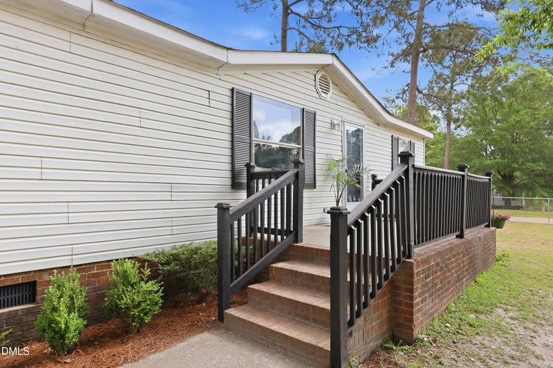 75 Kellam Dr, Lillington, NC 27546