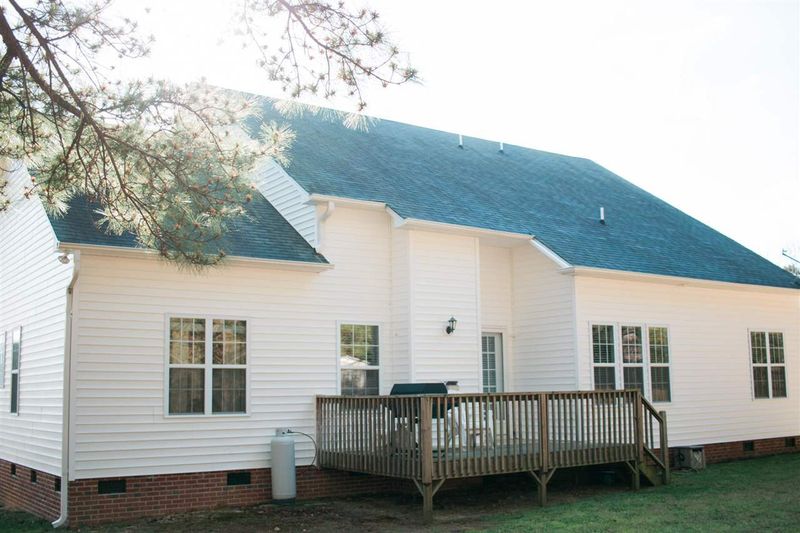 75 Larson Ct, Clayton, NC 27520