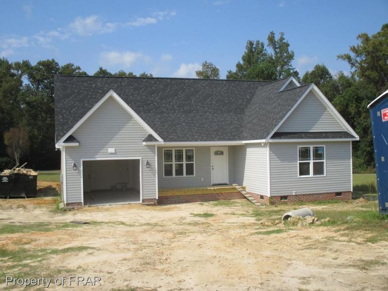 75 Oak Leaf Dr, Lillington, NC 27546