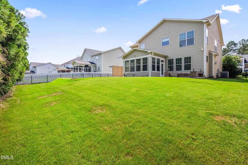 75 Wilders Woods Grove Ln, Clayton, NC 27527