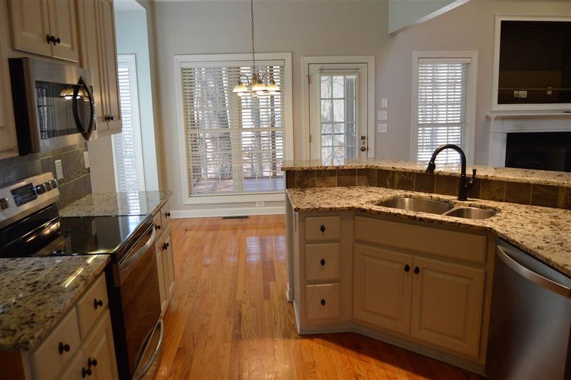 75 Woodcroft Dr, Youngsville, NC 27596