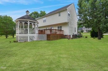 750 Raymond Dr, Clayton, NC 27527