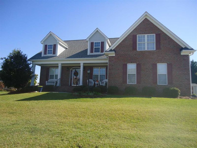 7501 Ladora Dr, Willow Springs, NC 27592