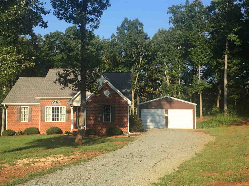 7501 Walking Stick Ln, Snow Camp, NC 27349