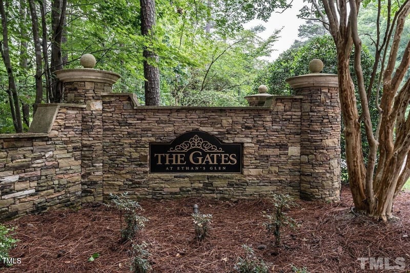 7504 Sextons Creek Dr, Raleigh, NC 27614