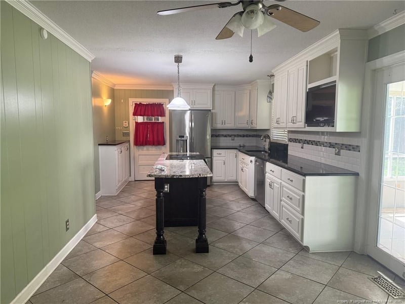 751 Galloway Dr, Fayetteville, NC 28303