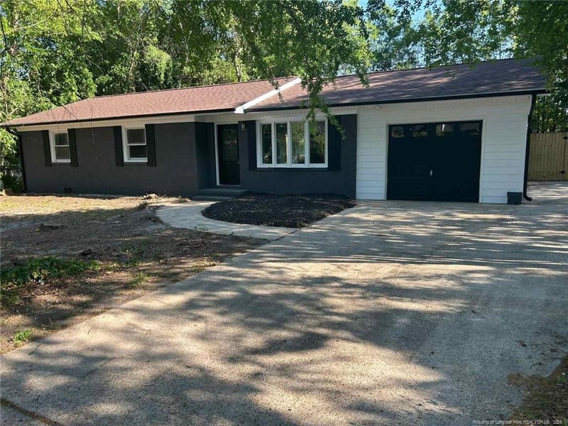 7513 Paxton Dr, Fayetteville, NC 28303