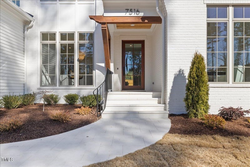7516 Grist Mill Rd, Raleigh, NC 27615