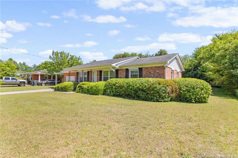 7517 Bridgeman Dr, Fayetteville, NC 28303