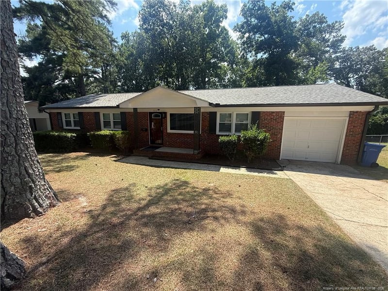 752 Chadwick Rd, Fayetteville, NC 28301