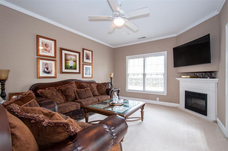 7520 Lead Mine Rd #106, Raleigh, NC 27615