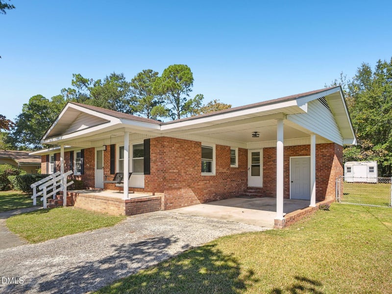 7522 Bridgeman Dr, Fayetteville, NC 28303