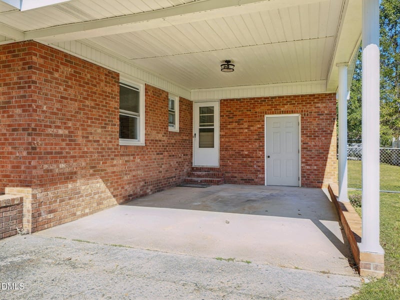 7522 Bridgeman Dr, Fayetteville, NC 28303
