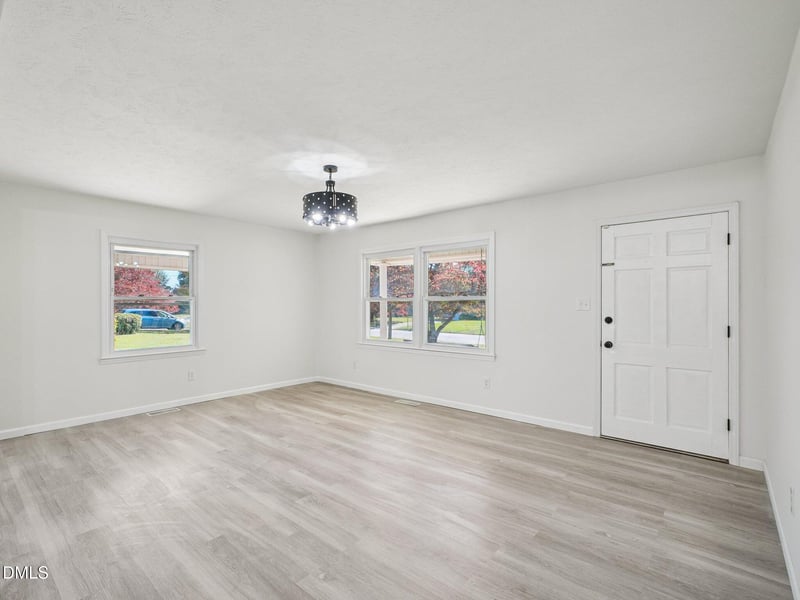 7522 Bridgeman Dr, Fayetteville, NC 28303