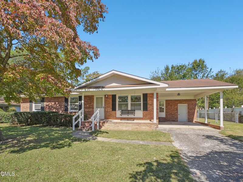 7522 Bridgeman Dr, Fayetteville, NC 28303