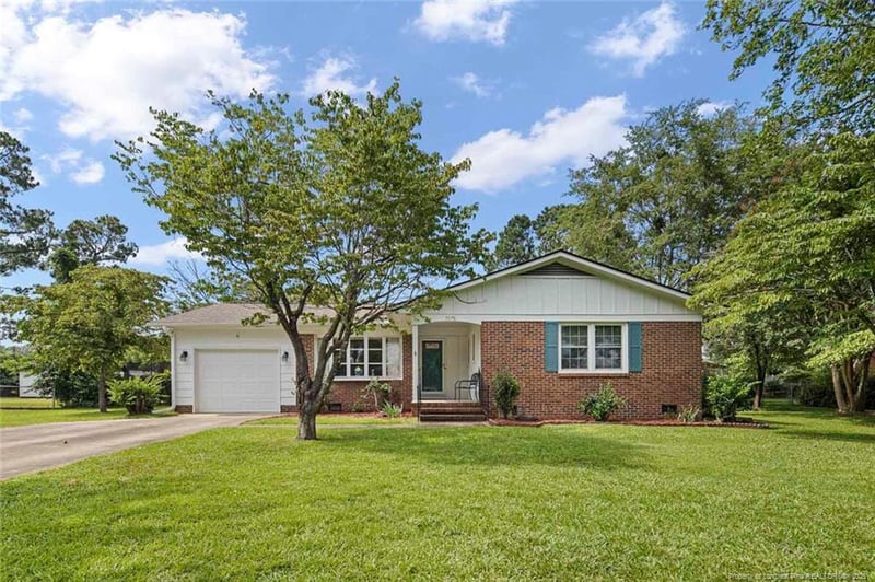 7526 Overbrook Dr, Fayetteville, NC 28303