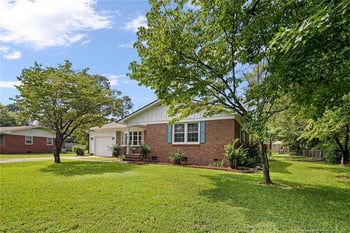 7526 Overbrook Dr, Fayetteville, NC 28303