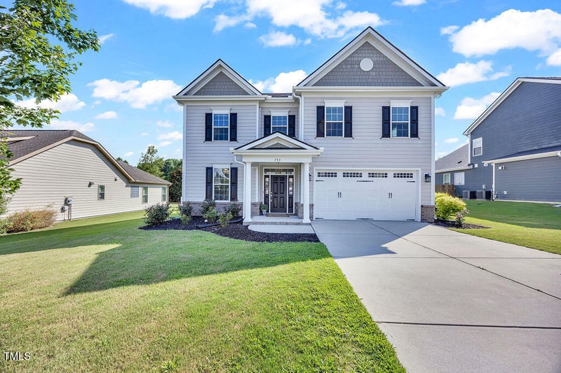753 Kerr Lake Dr, Fuquay Varina, NC 27526