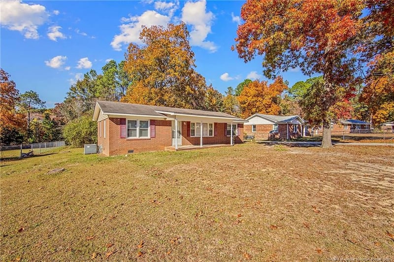 7530 Decatur Dr, Fayetteville, NC 28303