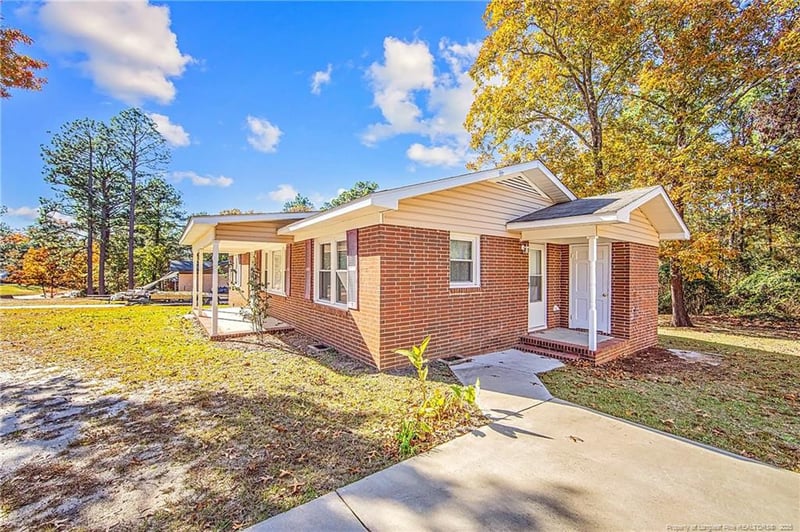 7530 Decatur Dr, Fayetteville, NC 28303