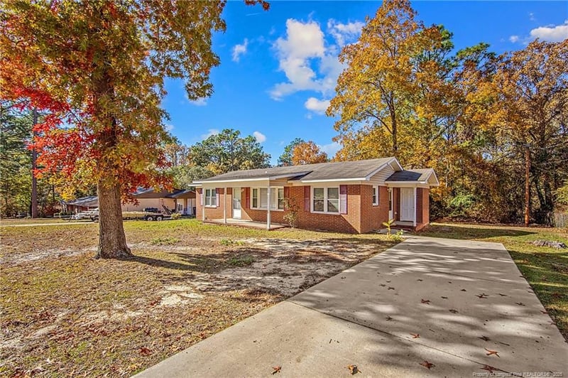 7530 Decatur Dr, Fayetteville, NC 28303