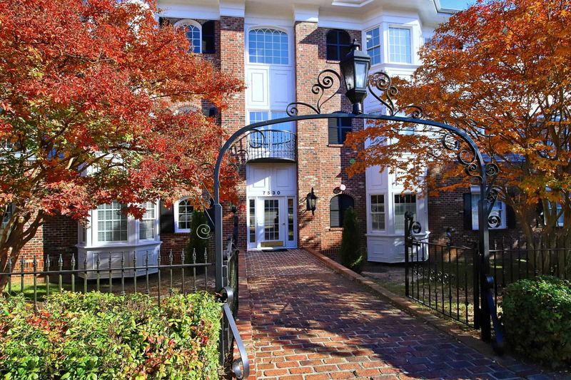7530 Lead Mine Rd #100, Raleigh, NC 27615