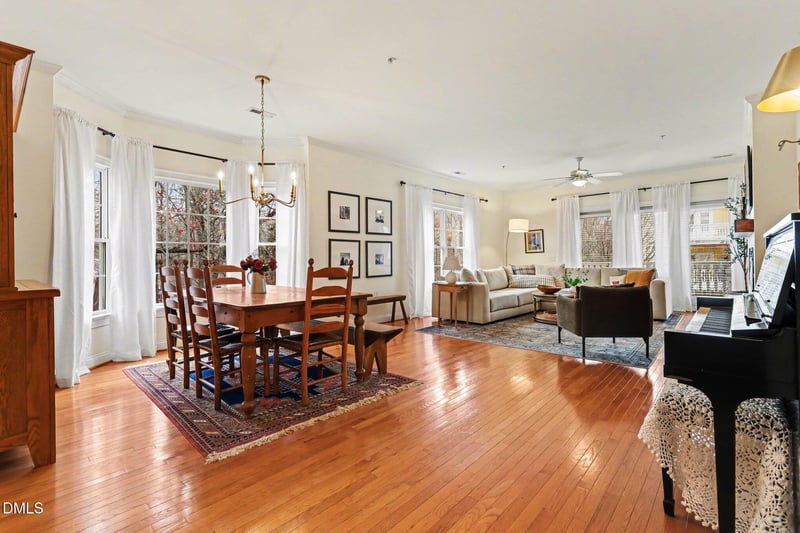 7530 Lead Mine Rd #202, Raleigh, NC 27615