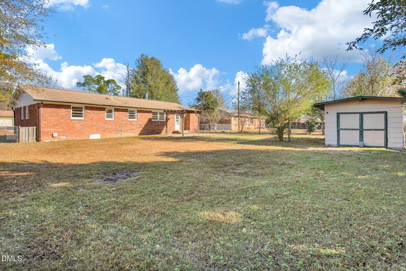 7533 Cliffbourne Dr, Fayetteville, NC 28303