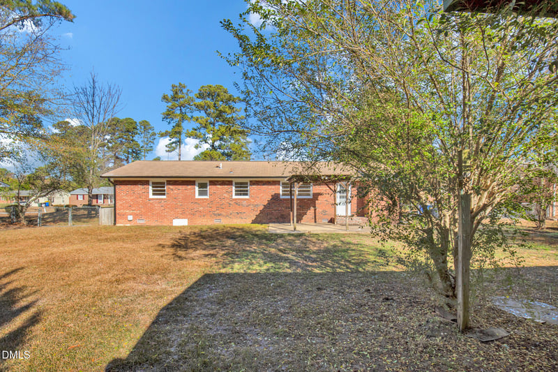 7533 Cliffbourne Dr, Fayetteville, NC 28303