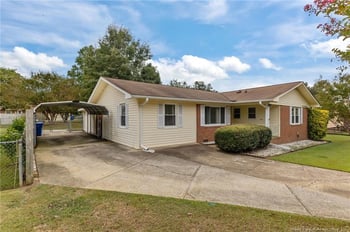 7535 Bethesda Ct, Fayetteville, NC 28303