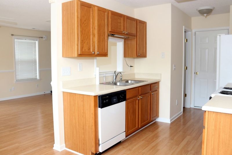7536 Brighton Hill Ln, Raleigh, NC 27616