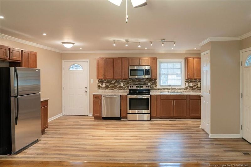 7536 Overbrook Dr, Fayetteville, NC 28303