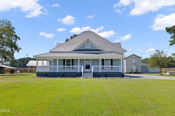 754 5 Points Rd, Benson, NC 27504