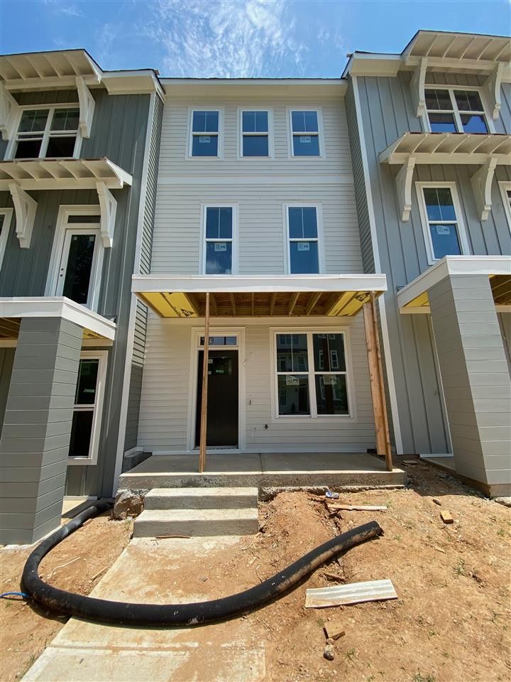 754 Peakland Pl, Raleigh, NC 27604