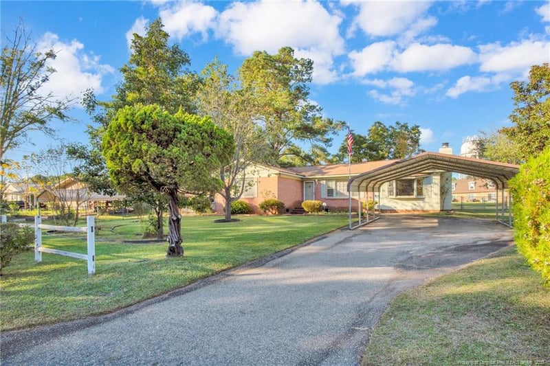 7540 Overbrook Dr, Fayetteville, NC 28303