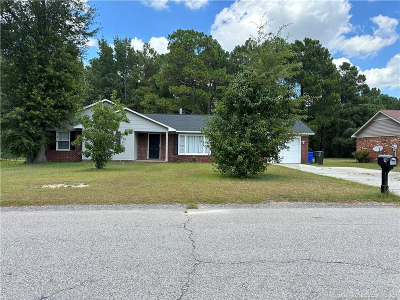 7546 Beverly Dr, Fayetteville, NC 28314