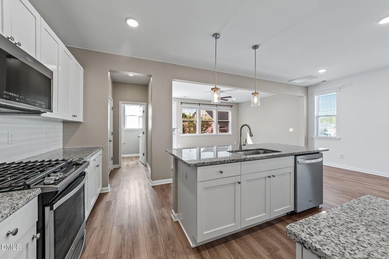 755 Creekway Dr, Fuquay Varina, NC 27526