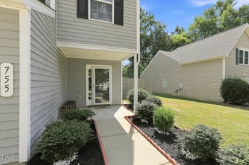 755 Sycamore Springs Dr, Fuquay Varina, NC 27526