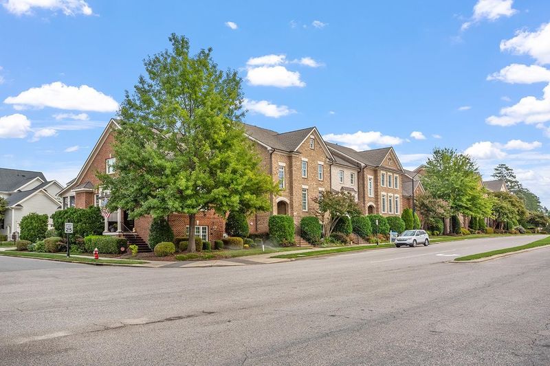 7560 Mccrimmon Pw, Cary, NC 27519