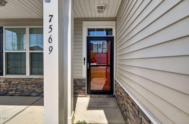 7569 Oakberry Dr, Raleigh, NC 27616