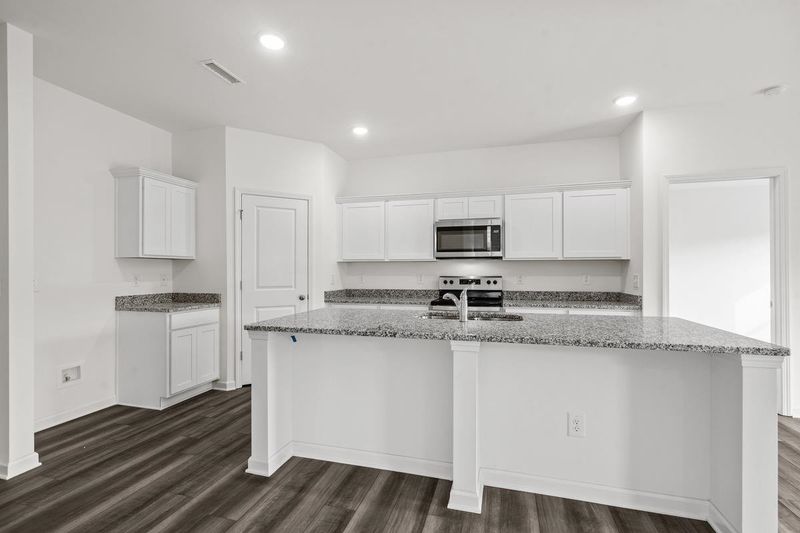 757 Mirror Pond Dr, Zebulon, NC 27597