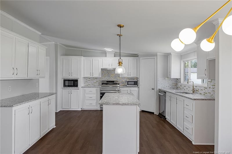 757 Precision Ct, Hope Mills, NC 28348