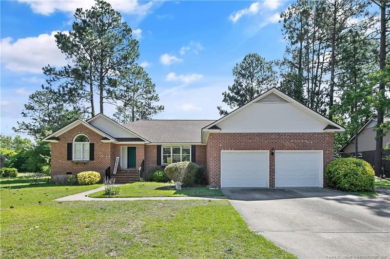 7578 Firethorn Dr, Fayetteville, NC 28311