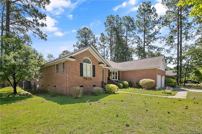7578 Firethorn Dr, Fayetteville, NC 28311