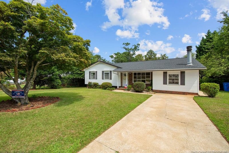 7588 Deerwood Dr, Fayetteville, NC 28303