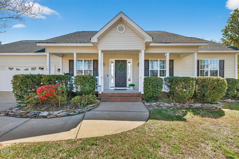 76 Fernway Cir, Fuquay Varina, NC 27526