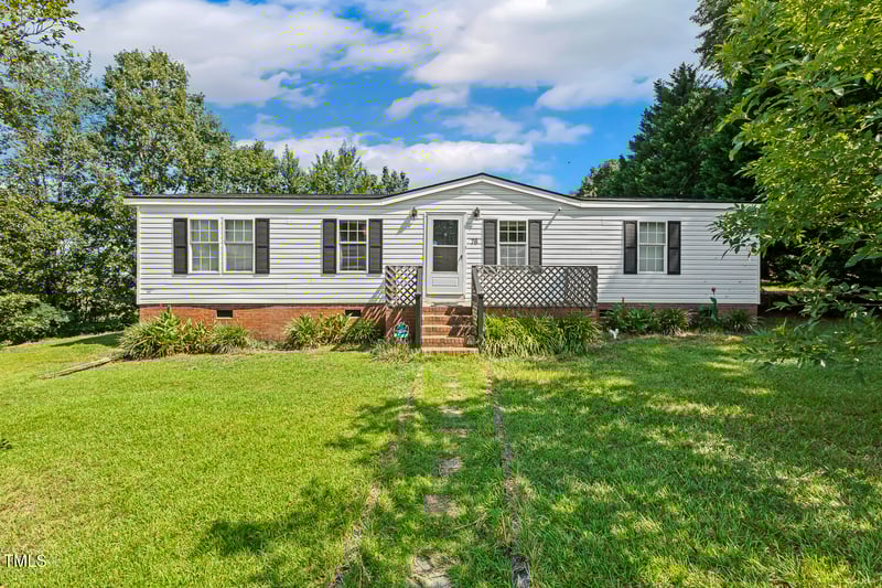 76 Maple St, Coats, NC 27521
